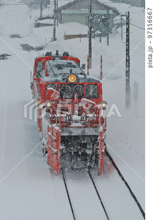 米坂線　小国　JR東日本　DD14-317＋DE10-1680（長岡）　特雪 97356667