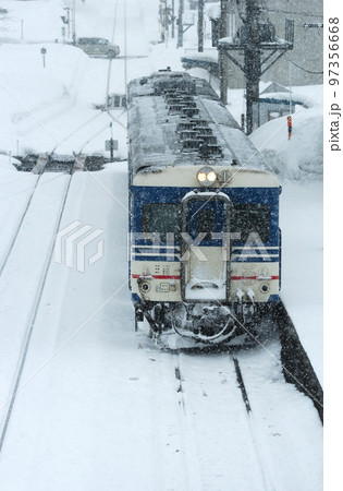 米坂線 小国 JR東日本 キハ52(新津) 米坂線 小国 JR東日本 キハ52(新津) 97356668