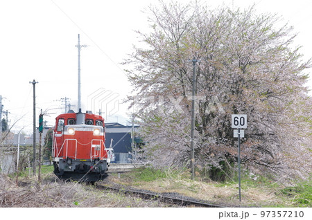左沢線 羽前高松駅 桜と単機DE10 1649 左沢線 羽前高松駅 桜と単機DE10 1649 97357210
