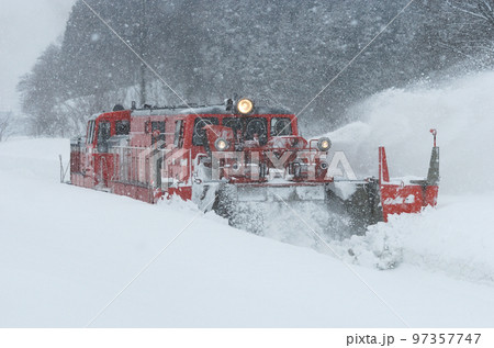 米坂線　小国ー羽前松岡　JR東日本　DD14-317＋DE10-1680（長岡）　特雪 97357747
