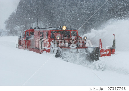 米坂線　小国ー羽前松岡　JR東日本　DD14-317＋DE10-1680（長岡）　特雪 97357748
