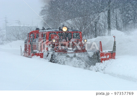 米坂線　小国ー羽前松岡　JR東日本　DD14-317＋DE10-1680（長岡）　特雪 97357769