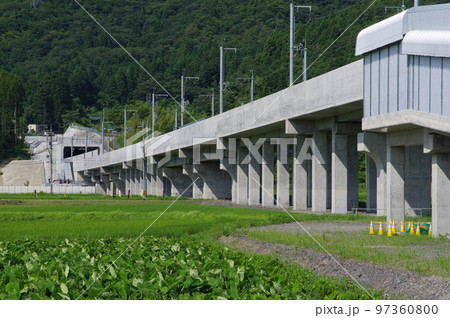 北陸新幹線 延伸工事　日野山トンネル南側　越前市中平吹町　2022年7月 97360800