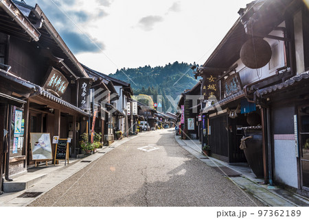 《岐阜県》秋の恵那市岩村町　紅葉の城下町 97362189