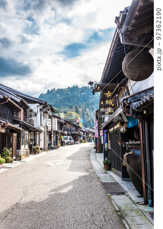 《岐阜県》秋の恵那市岩村町　紅葉の城下町 97362190