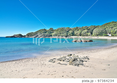 【里野海水浴場】 和歌山県西牟婁郡すさみ町 【里野海水浴場】 和歌山県西牟婁郡すさみ町 97364234