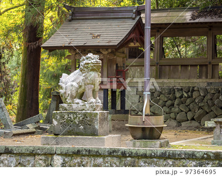 飛鳥川上坐宇須多岐比売命神社の狛犬 97364695