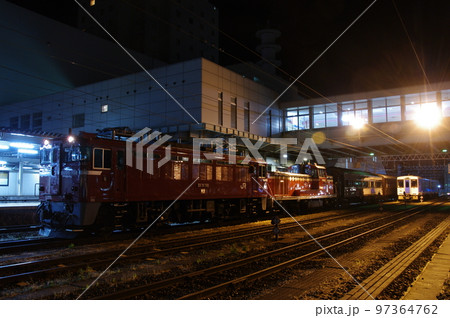 仙山線山形駅 左沢線全通100周年記念号客車回送 97364762