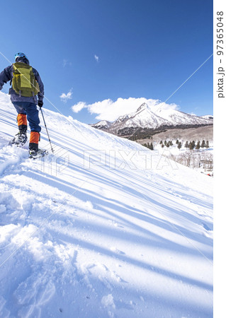 スノーシュートレッキングのイメージ　大山鏡ヶ成   97365048