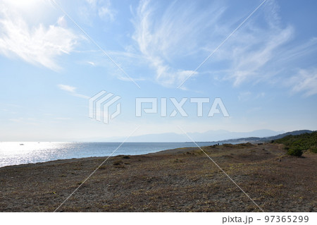 平塚海岸　秋の袖ヶ浜 97365299