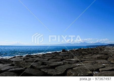茅ヶ崎の風景　秋の柳島海岸 97367497