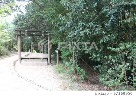 公園の遊具 公園の遊具 97369950