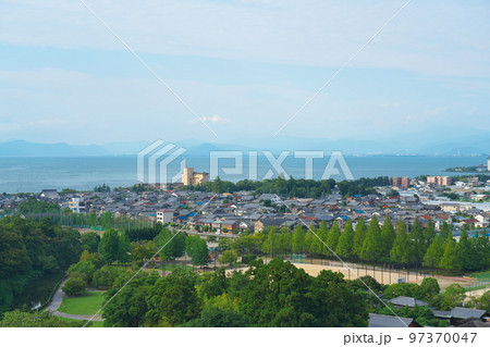 【日本100名城】彦根城 本丸から見た彦根市街と琵琶湖2 滋賀県彦根市 【日本100名城】彦根城 本丸から見た彦根市街と琵琶湖2 滋賀県彦根市 97370047