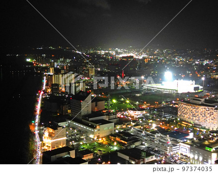 鹿児島市花火大会の夜の天保山シーサイドロード 鹿児島市花火大会の夜の天保山シーサイドロード 97374035