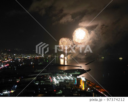 鹿児島市錦江湾花火大会の空撮 97374212