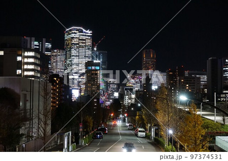 原宿駅前の代々木公園前歩道橋から見た渋谷の夜景 97374531