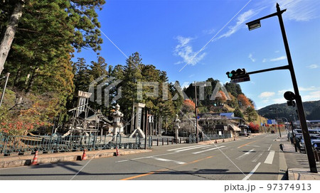 高野山奥の院参道入口・中の橋(和歌山県高野町) 高野山奥の院参道入口・中の橋(和歌山県高野町) 97374913