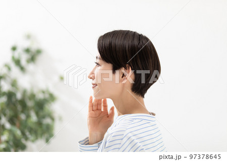 スキンケア 女性 スキンケア 女性 97378645