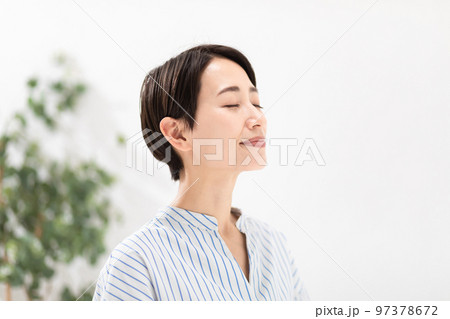 スキンケア　女性 97378672