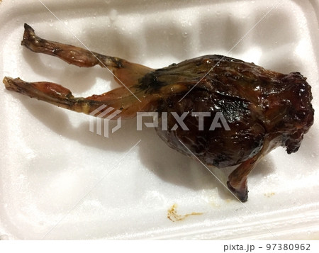 食べるカエル 97380962