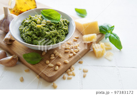 Green basil pesto 97383172
