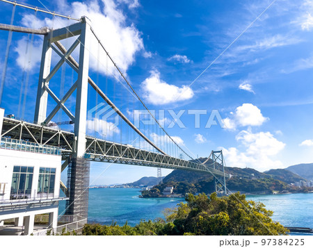 《山口県》壇ノ浦PAから眺める関門橋 97384225