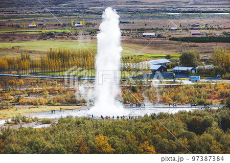 Eruption of the biggest active geyser Strokkur Eruption of the biggest active geyser Strokkur 97387384