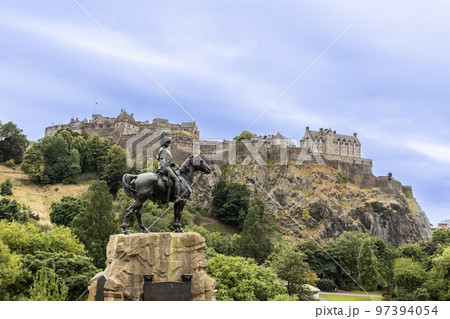 Edinburgh Castle is a historic castle in Edinburgh, Scotland. It stands on Castle Rock Edinburgh Castle is a historic castle in Edinburgh, Scotland. It stands on Castle Rock 97394054