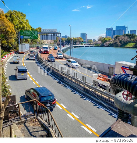 《東京都》千鳥ヶ淵付近の首都高速 《東京都》千鳥ヶ淵付近の首都高速 97395626