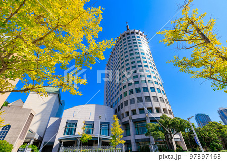 千葉県千葉市　美浜区　幕張新都心の都市風景　メッセ大通り沿いのホテル 97397463