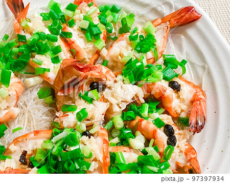 中国家庭料理・蒜蓉開背蝦（ブラックタイガーのにんにく蒸し） 97397934