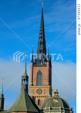 スウェーデンの首都ストックホルムにあるリッダーホルム教会の美しい風景 スウェーデンの首都ストックホルムにあるリッダーホルム教会の美しい風景 97399315