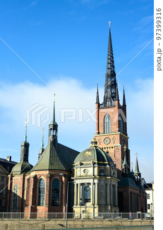 スウェーデンの首都ストックホルムにあるリッダーホルム教会の美しい風景 スウェーデンの首都ストックホルムにあるリッダーホルム教会の美しい風景 97399316