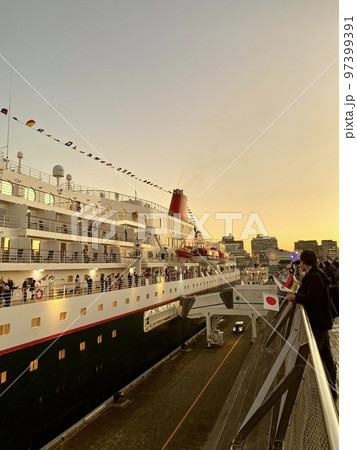 にっぽん丸、国際クルーズへ にっぽん丸、国際クルーズへ 97399391