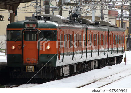 終焉近い信越本線115系（湘南色：快速） 97399991