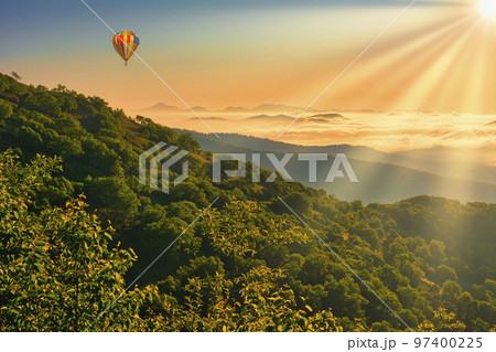 北海道の美しい雲海風景 北海道の美しい雲海風景 97400225