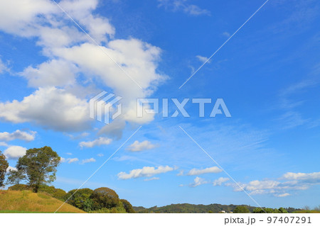 青空 雲 木 青空 雲 木 97407291