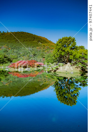栗林公園　秋の紅葉が最高 97407441