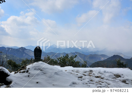 百間ぐらの地蔵尊(小雲取越え) 【田辺市本宮町】 百間ぐらの地蔵尊(小雲取越え) 【田辺市本宮町】 97408221