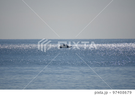 秋の平塚海岸からみた風景 秋の平塚海岸からみた風景 97408679