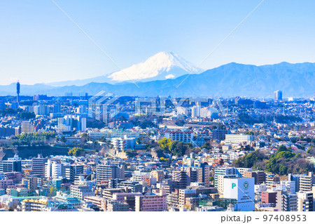 【神奈川県】1月・青空の富士山と横浜の街並み 【神奈川県】1月・青空の富士山と横浜の街並み 97408953