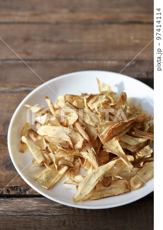 グルテンフリーの野菜のおやつ　スライスごぼうチップス 97414114