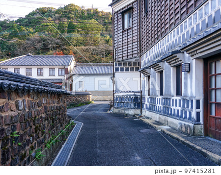 トンバイ塀のある裏通り(佐賀県有田町) トンバイ塀のある裏通り(佐賀県有田町) 97415281