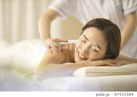 エステ　マッサージ　リラクゼーション 97415384