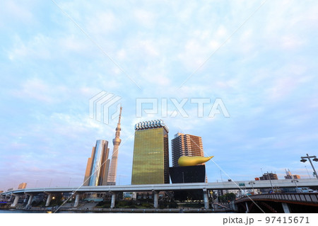 スカイツリーとビル群の夕景 隅田川吾妻橋付近から スカイツリーとビル群の夕景 隅田川吾妻橋付近から 97415671