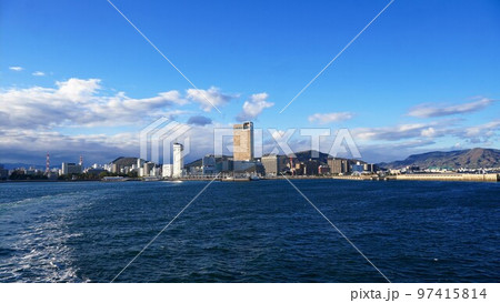 サンポート高松より出航した直島行フェリーの風景5 サンポート高松より出航した直島行フェリーの風景5 97415814