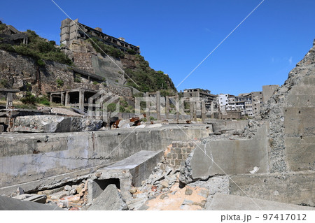 長崎県 軍艦島(端島)ドルフィン桟橋周辺からの眺め 長崎県 軍艦島(端島)ドルフィン桟橋周辺からの眺め 97417012