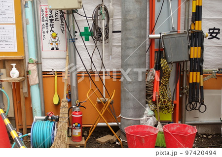 工事現場の片隅 工事現場の片隅 97420494