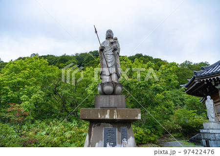 霊場恐山　恐山菩提寺　子抱地蔵尊（青森県むつ市） 97422476