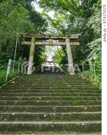 丹生官省符神社の石段と鳥居 97425029